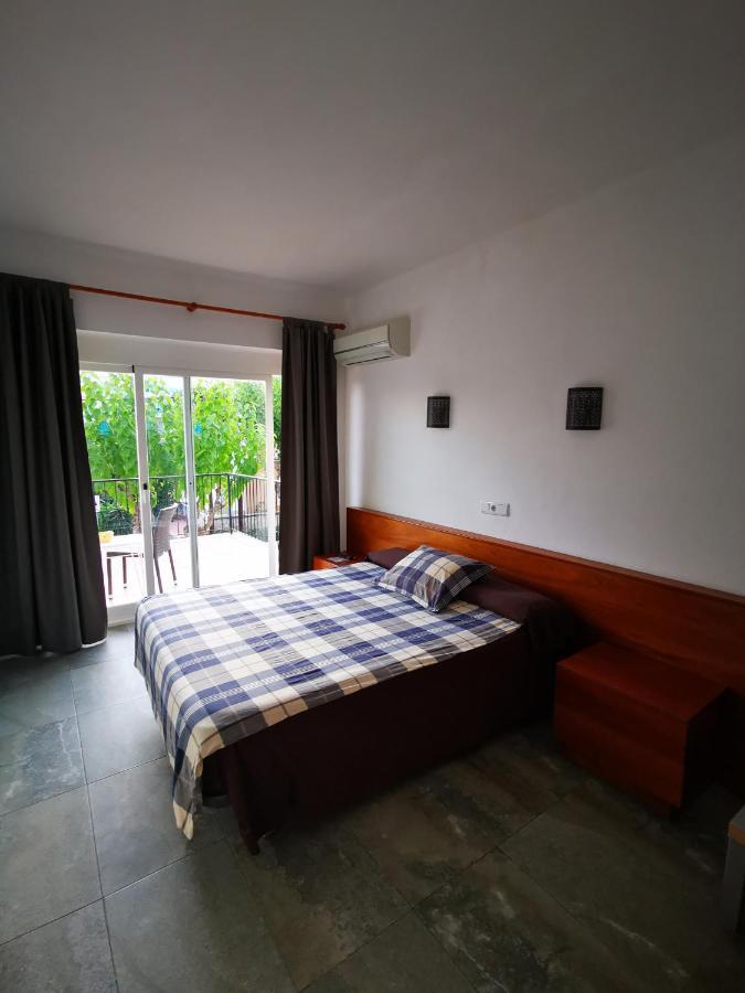 Hostal Villa Cati Peguera Exteriör bild